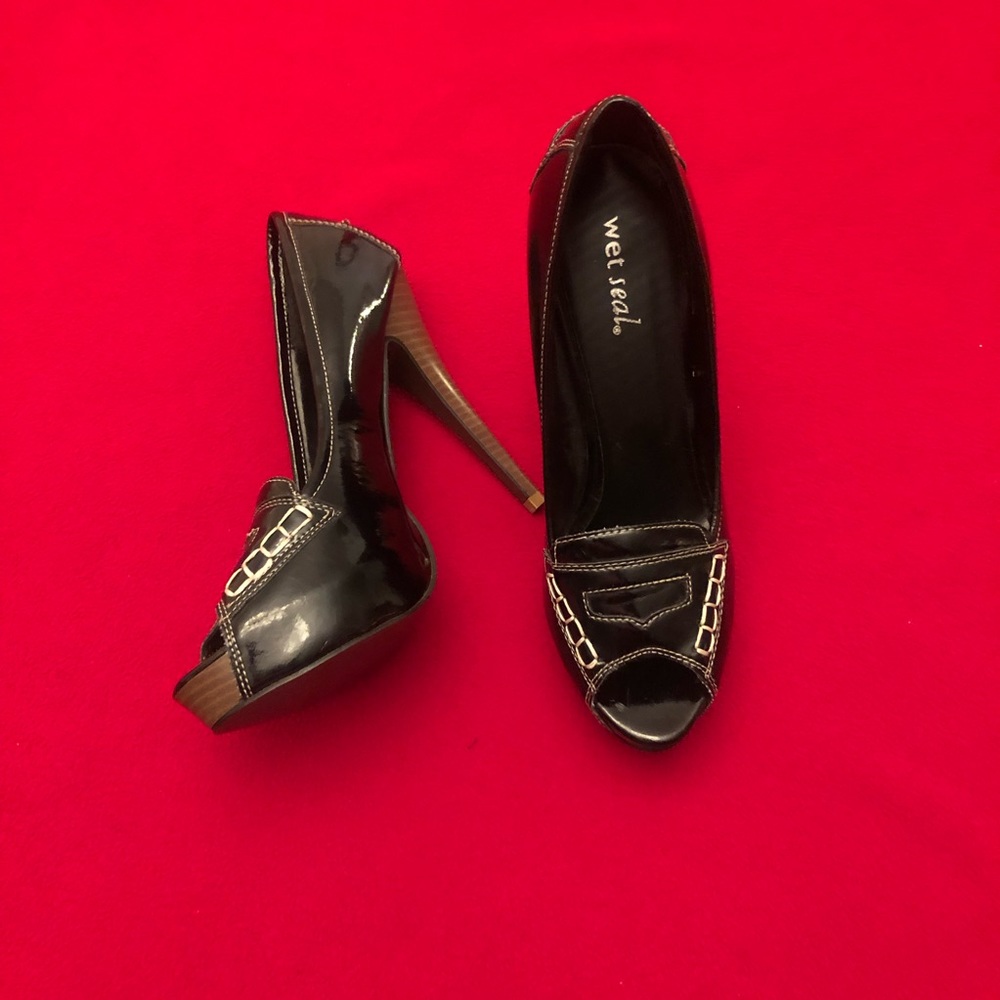 Women’s Heels!! 👠